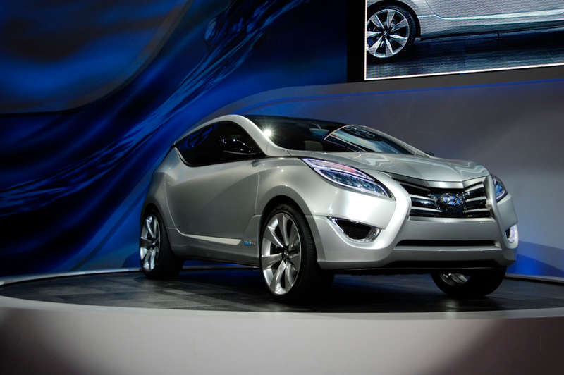 Illustration for article titled Hyundai Nuvis Concept: Hybrid Blue Drive Gives It Wings